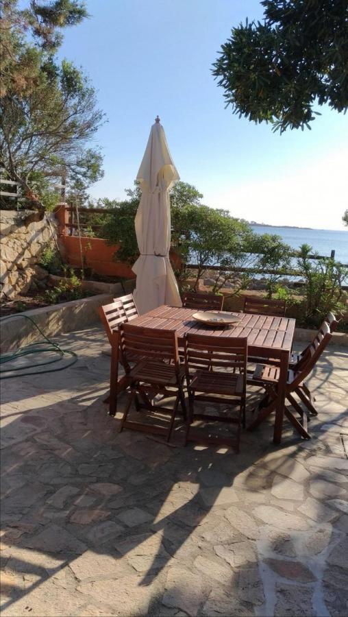 Villa Vera Trifamigliare Con Ingresso Diretto 20 Mt Al Mare Clima Wi-Fi Bbq Cala Liberotto Exterior photo